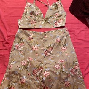 Two piece floral pant set size L fashion nova.